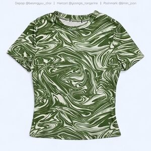 Green and white ribbed top 💚🤍